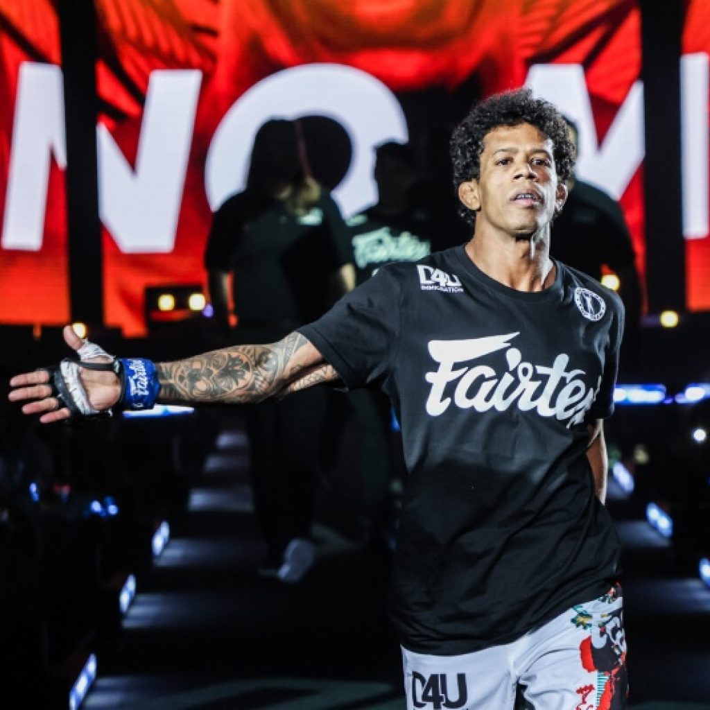 Após grande vitória, Adriano Moraes mira nova disputa de cinturão do ONE