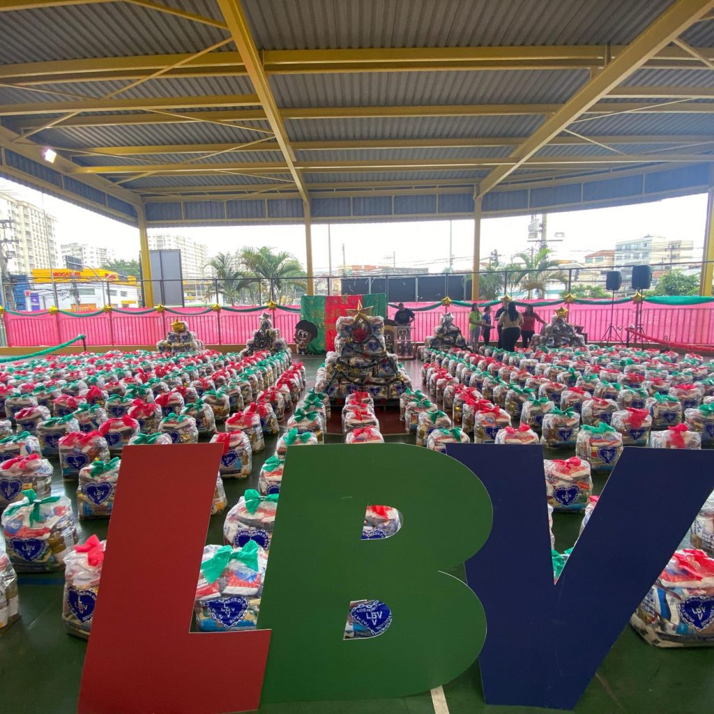 Com apoio da comunidade do jiu-jitsu, LBV promove solidariedade com entrega de cestas de Natal no Rio de Janeiro