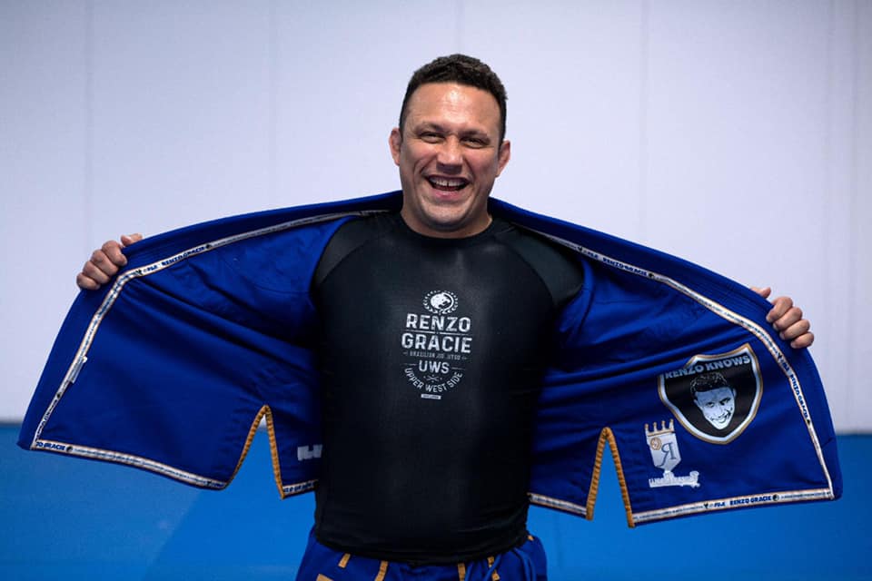 Enquanto aguarda liberação para construção de arena em Nova Iguaçu, Instituto Faixa-Preta de Jesus recebe o apoio de Renzo Gracie