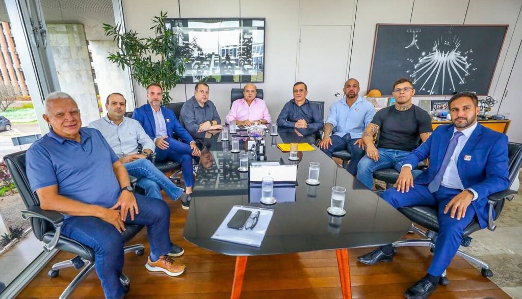 Diretoria do LFA Brasil se reúne com governador do DF para debater fortalecimento do esporte na capital federal