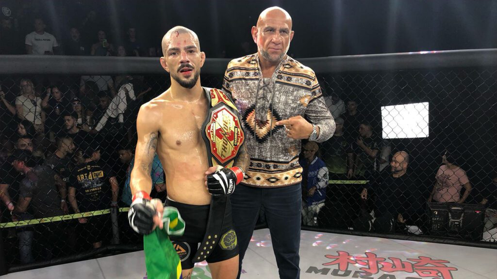 Deu Brasil! Arthur Portes derrota boliviano e conquista cinturão no Thunder Fight 48