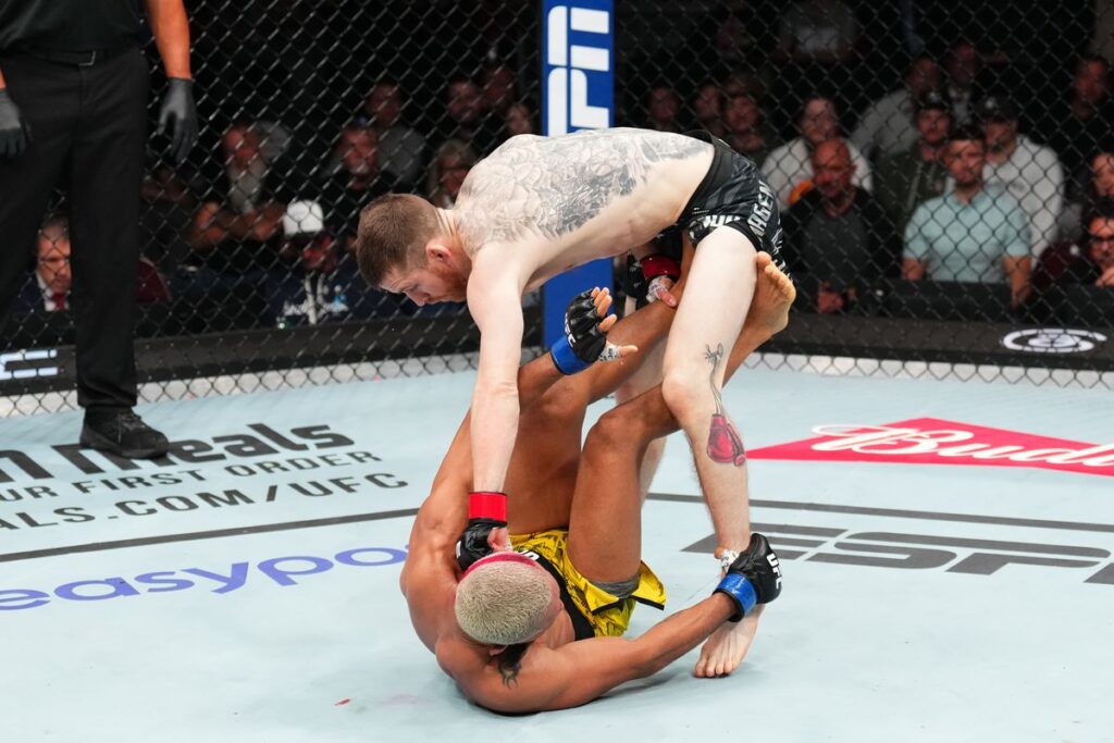 Cory Sandhagen vence Deiveson Figueiredo no UFC Des Moines