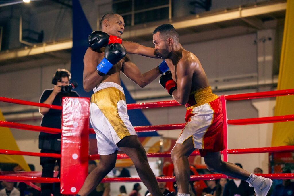 Primeira edição da Outboxing Fight Night tem disputa de título na luta principal