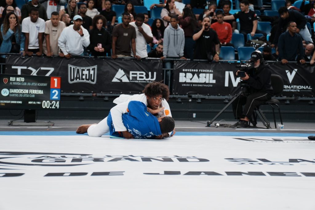 Uanderson Ferreira e Felipe Bezerra brilham no segundo dia do Grand Slam no Rio