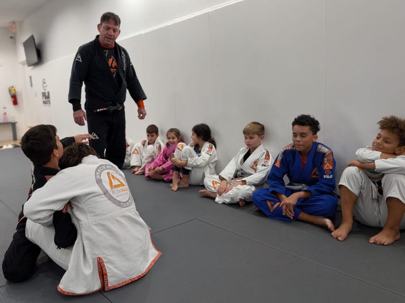 Aron Roichman leva as lições do Jiu-Jitsu para transformar comunidades
