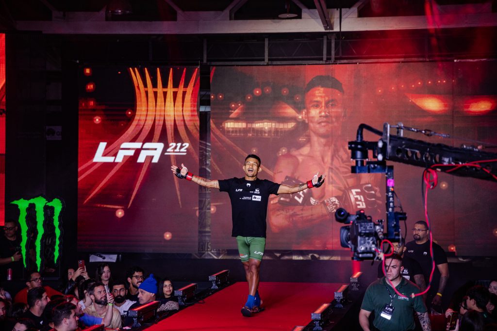 Atletas do DF ganham espaço nos cards do R1 e LFA 225 em Brasília